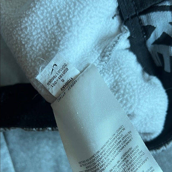 ⭐️ Nike Heather Gray Joggers - Picture 4 of 7